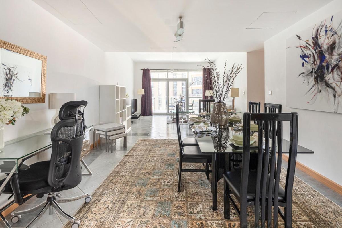 Frank Porter - Marina Terrace Apartment