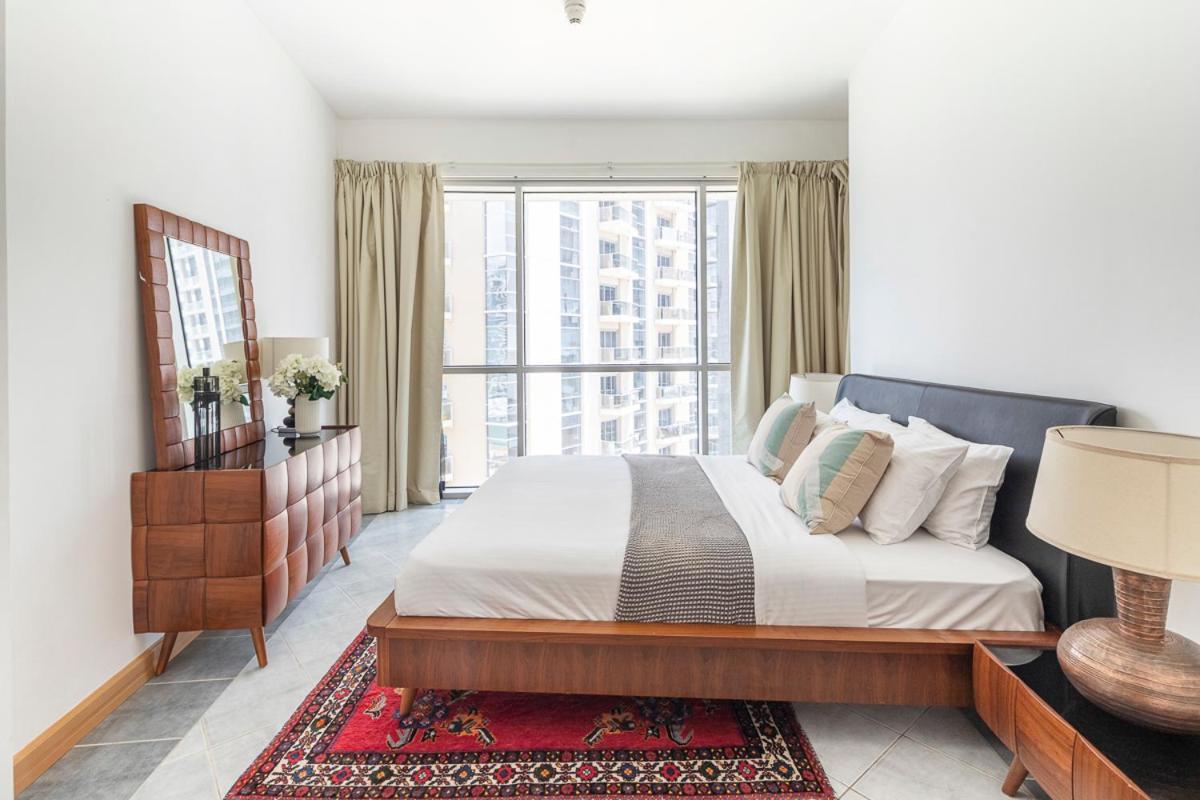 Frank Porter - Marina Terrace Apartment Dubai