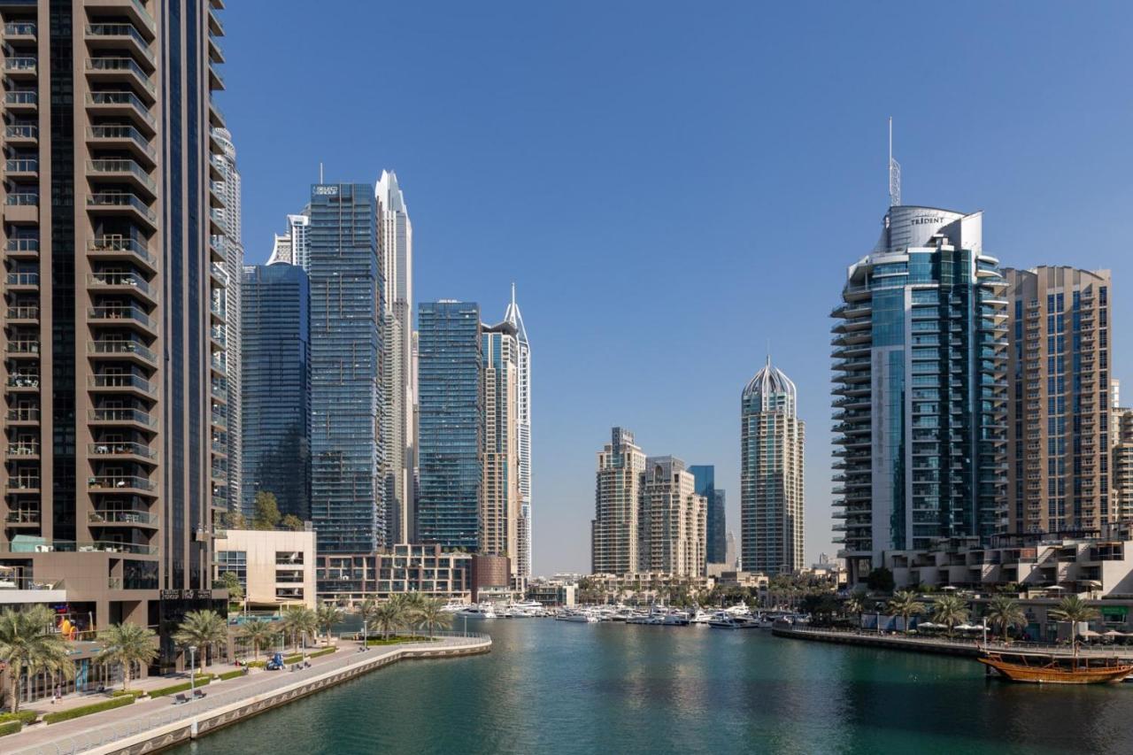 Frank Porter - Marina Terrace Apartment